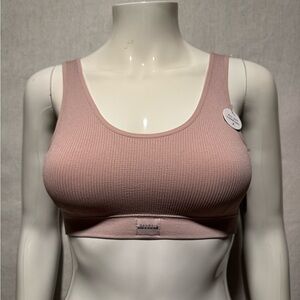 Danskin U neck ribbed sports bra